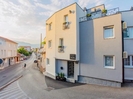Urban Suites & Apartments Mostar Exterior photo